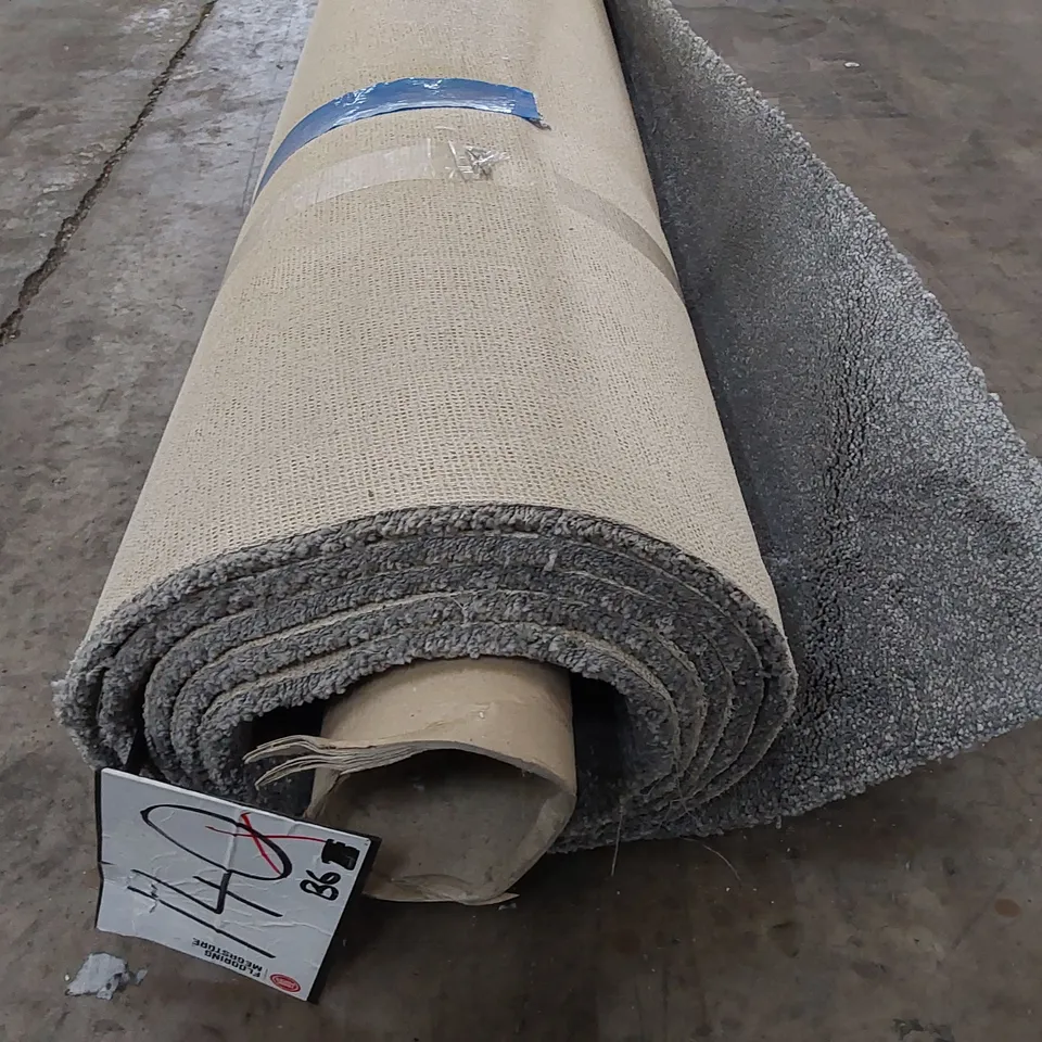 ROLL OF QUALITY SENSATION ORIGINAL BASALT CARPET // SIZE: APPROXIMATELY 4 X 4.45m