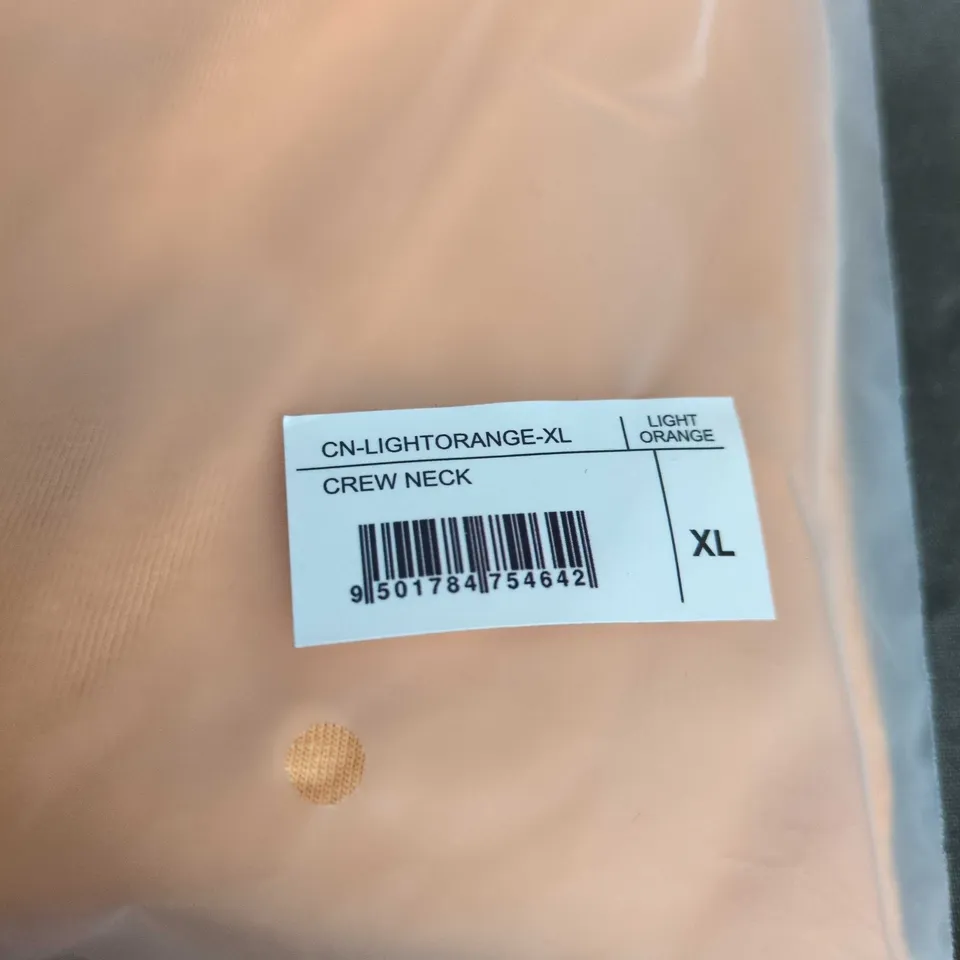 BUILT DIFFERENT CREW NECK T-SHIRT IN LIGHT ORANGE – XL