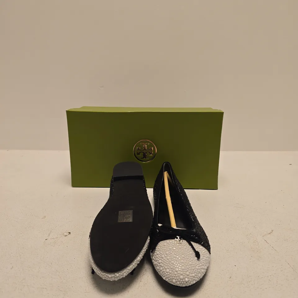 TORY BURCH EMBELLISHED FLATS – BLACK GLITTER WITH WHITE BEADED TOE CAP (BOXED) SIZE 8.5 M