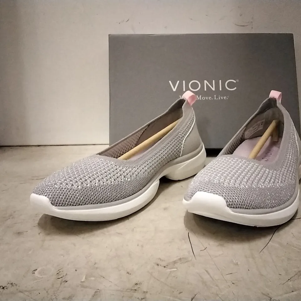BOXED VIONIC BALLERINA,  GREY , SIZE 4 , 3 PAIRS 