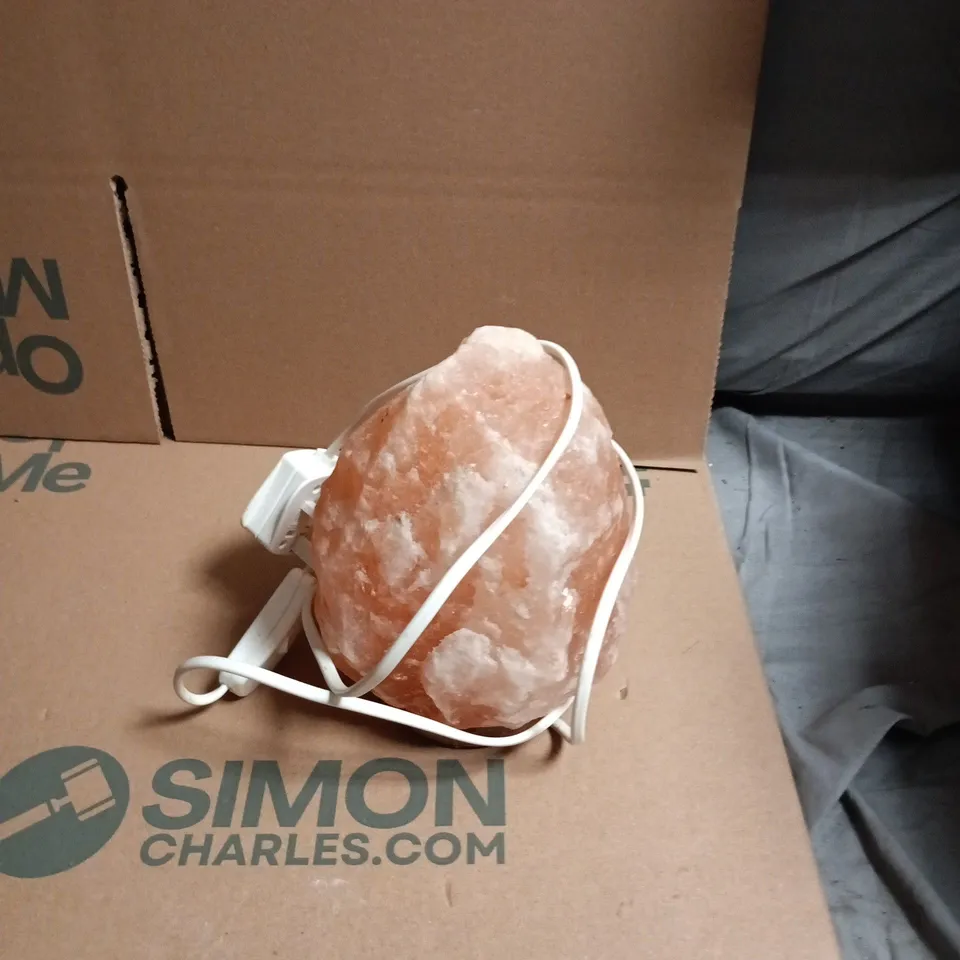 HIMALAYAN SALT LAMP - PINK ROCK