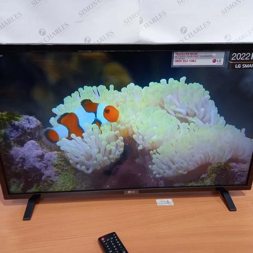 BOXED LG 32LQ6300 32" SMART TV WITH STAND AND REMOTE 