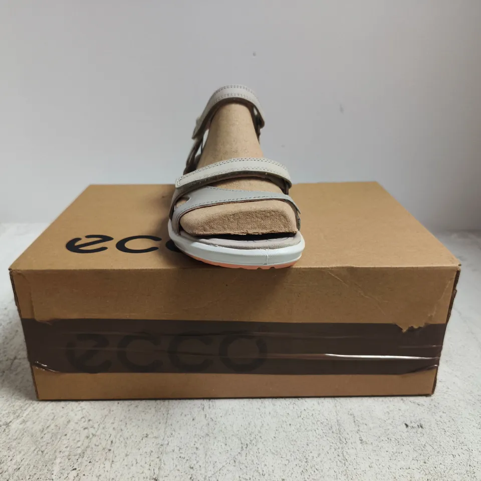 BOXED PAIR OF ECCO CRUISE II SANDALS IN GRAVEL SIZE UK 6