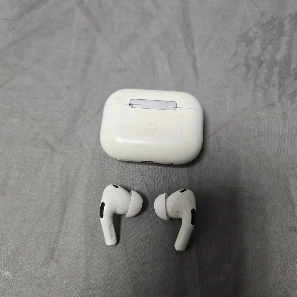 APPLE AIRPODS PRO 2 (A2699, A2698) WIRELESS EARBUDS WITH CHARGING CASE