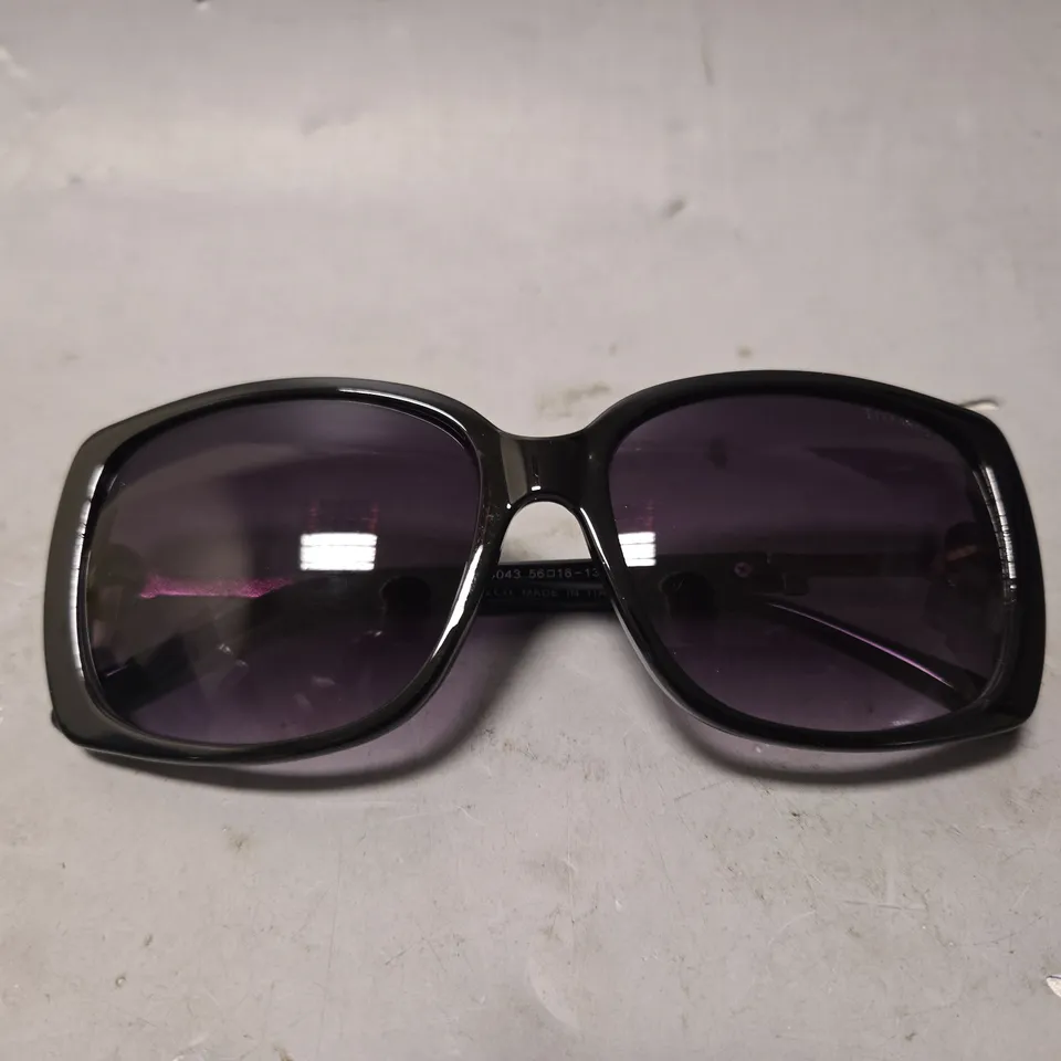 BOXED TIFFANY & CO BLACK LARGE SUNGLASSES