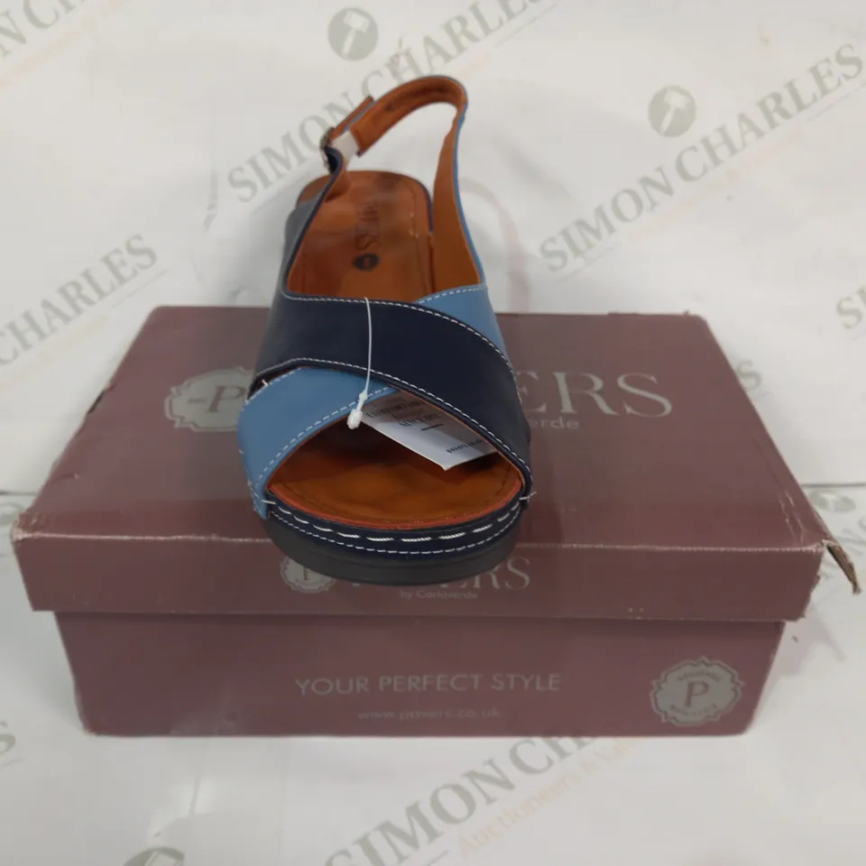 BOXED PAIR OF PAVERS OPEN TOE CROSS OVER WEDGE SANDALS IN NAVY BLUE EU SIZE 40