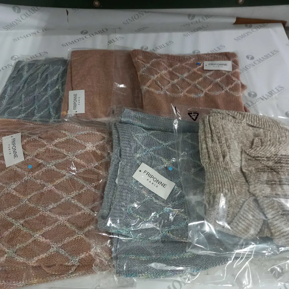 LOT OF 6 ASSORTED KNITWEAR CLOTHING ITEMS - VARIOUS SIZES