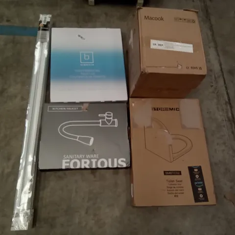 PALLET OF ASSORTED ITEMS INCLUDING STOREMIC TOILET SEAT, KITCHEN FAUCET, MACOOK RICE COOKER, TAIYUHOMES DAY AND NIGHT ROLLER BLINDS, BENKSTEIN TOILET LID, OLARHIKE QUEEN AIR MATTRESS