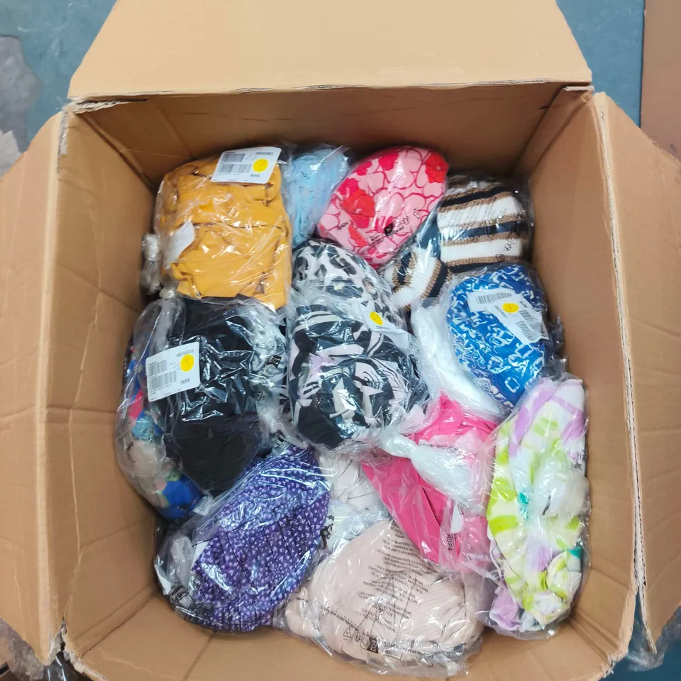BOX OF APPROXIMATELY 30 ASSORTED CLOTHING ITEMS TO INCLUDE: WHITE STUFF, K&C AND D&C