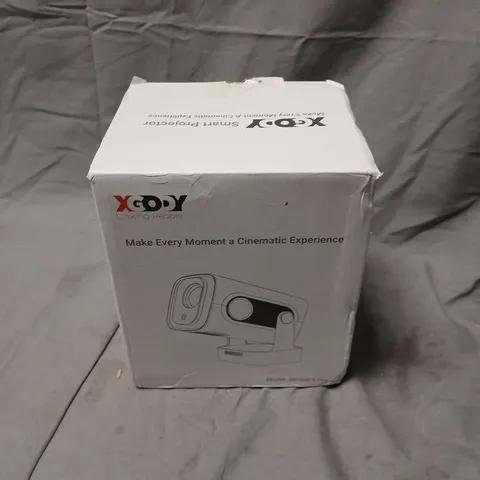 BOXED XGODY MINI PROJECTOR – PORTABLE HOME CINEMA (GIMBAL 5 PRO)