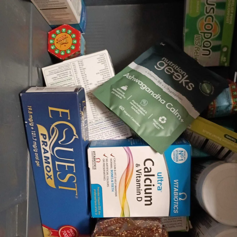 APPROXIAMTELY 10 ASSORTED HEALTH PRODUCTS TO INCLUDE LION'S MANE FOCUS, SAGE LEAF, CALCIUM+ ETC