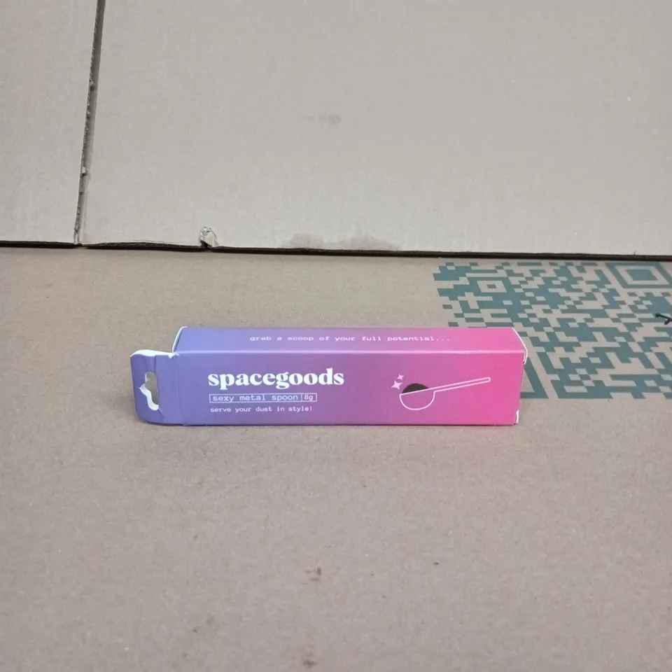 BOX OF APPROXIMATELY 10 ASSORTED ITEMS INCLUDING SKY ETHERNET CABLE, SPACEGOODS SEXY METAL SPOON AND MOTHERS EARTH SCENT BEADS