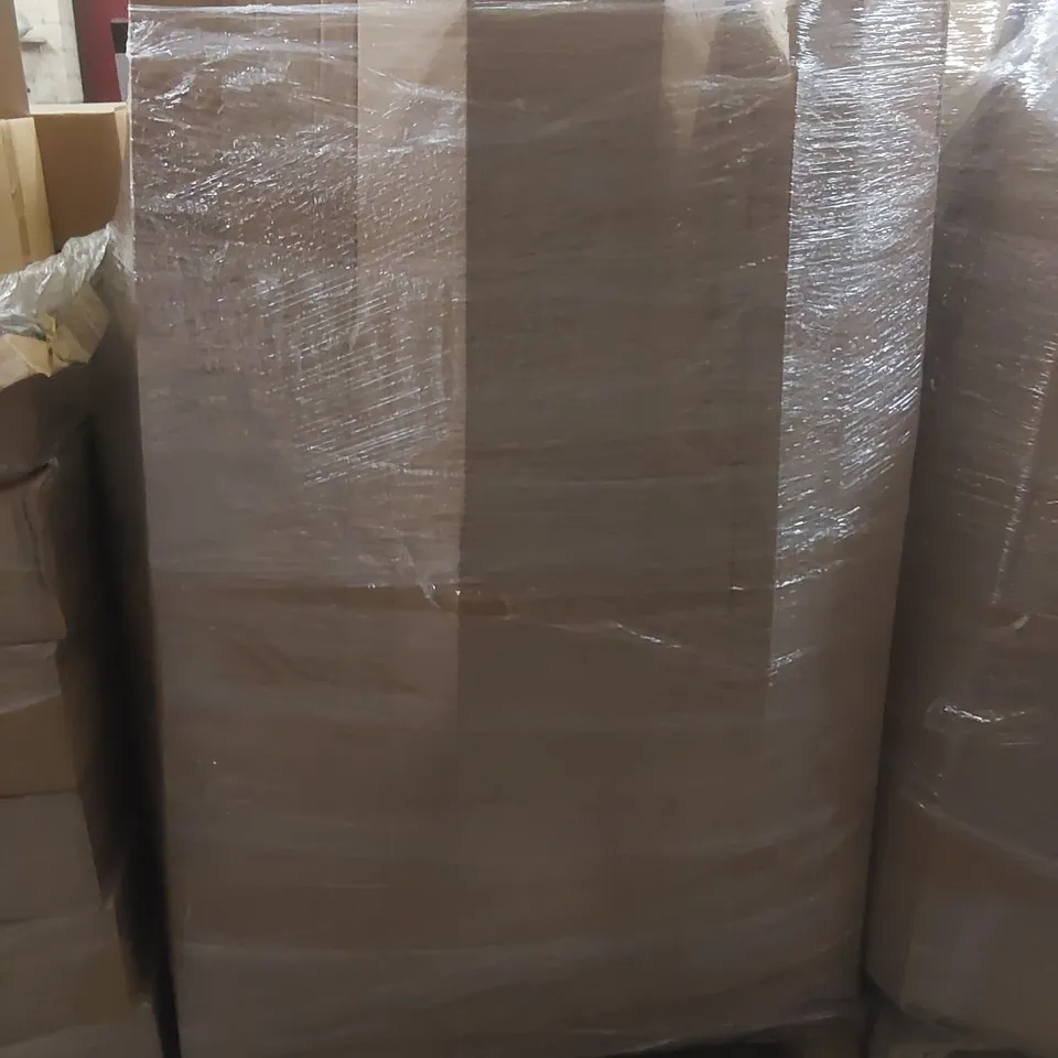 PALLET CONTAINING A VERY LARGE QUANTITY OF ASSORTED CONSUMER PRODUCTS INCLUDING: TABLE LAMP, KIDS TOYS, MUG, RAKE ECT