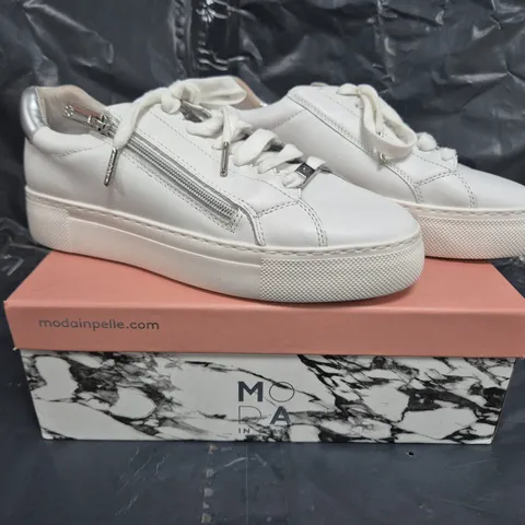 MODA IN PELLE BALIZE LEATHER TRAINER WHITE/SILVER SIZE 7
