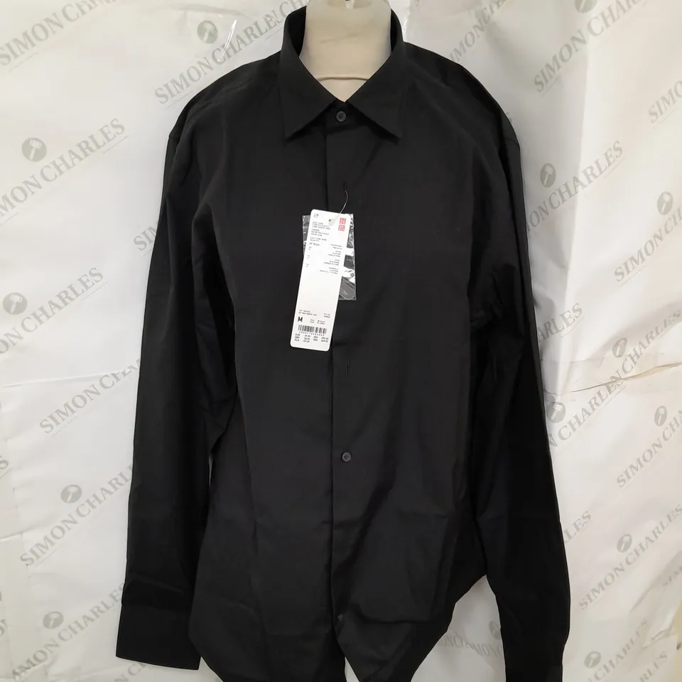 UNIQLO SLIM FIT LONG SLEEVE SIRT IN BLACK SIZE M