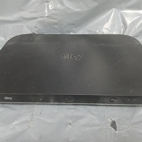 SKY Q BOX - ES140