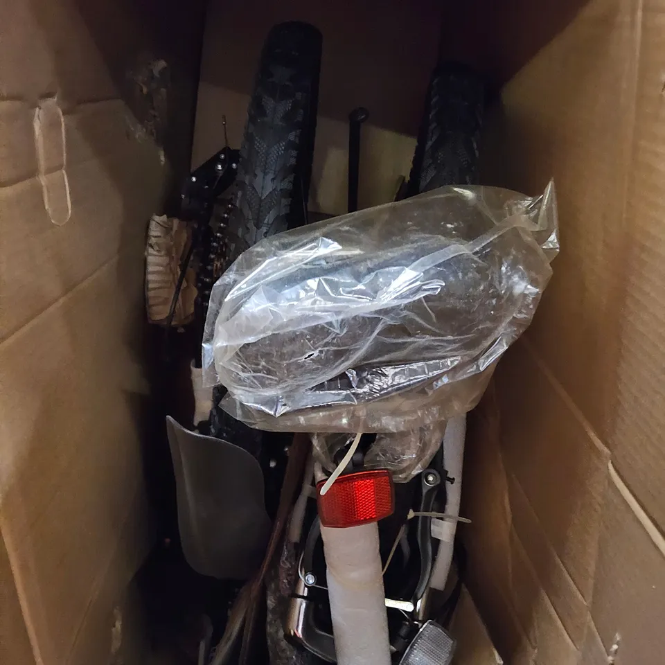 PALLET OF ASSORTED ITEMS TO INCLUDE, CAMERA DANCE MAT, GAMING KEYBOARD & MOUSE, BICYCLE, MATTRESS.