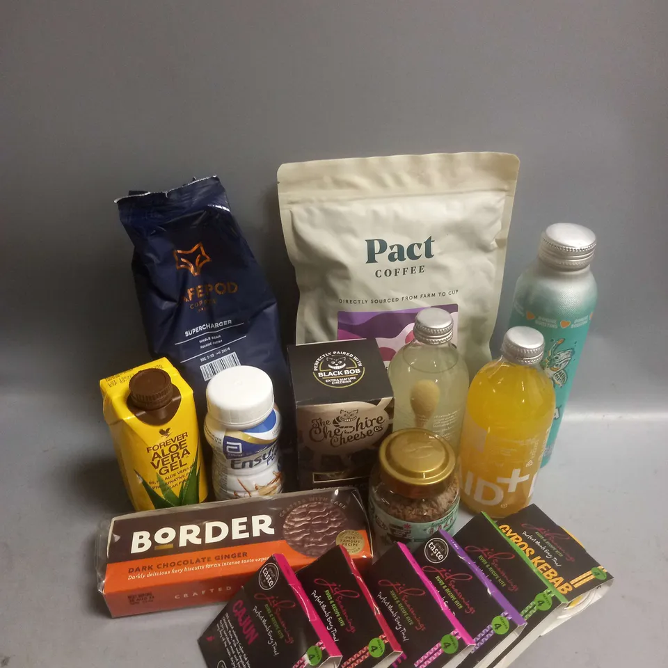 TOTE OF APPROX 12 ASSORTED FOOD ITEMS TO INCLUDE - GUNNA TROPICAL LEMONADE - BORDER DARK CHOCOLATE GINGER BISCUITES - CHESHIRE CHEESE SAVOURY BISCUITS ETC