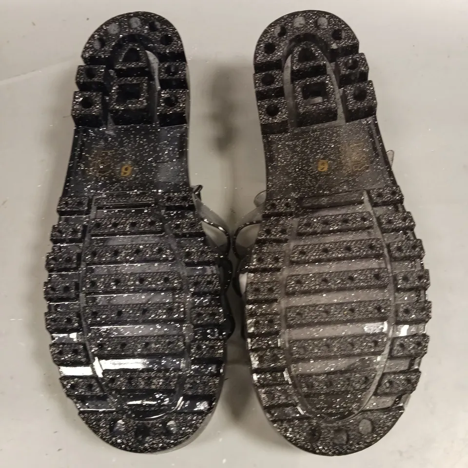 LARGE QUANTITY OF LINZI CLEAR GLITTER PLASTIC SANDALS IN VARIOUS SIZES