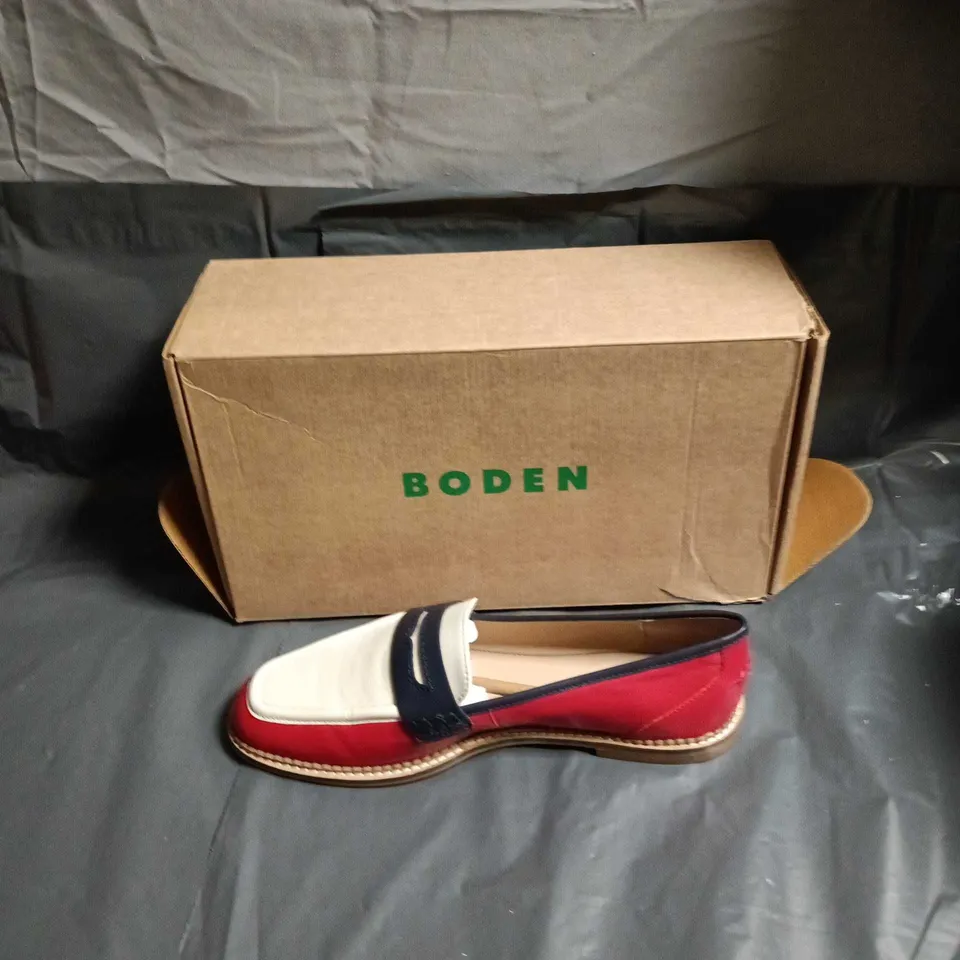 BODEN WOMEN'S RED & WHITE LEATHER SLIP-ON LOAFERS – NAVY STRAP - SIZE EUR 40 