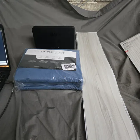 APPPROXIMATELY 30 ITEMS INCLUDING A SKY BOX BEDDING AND 10 SHEETS OF LAMINATE FLOOR COVERING PLUS VARIOUS HOUSEHOLD ITEMS .