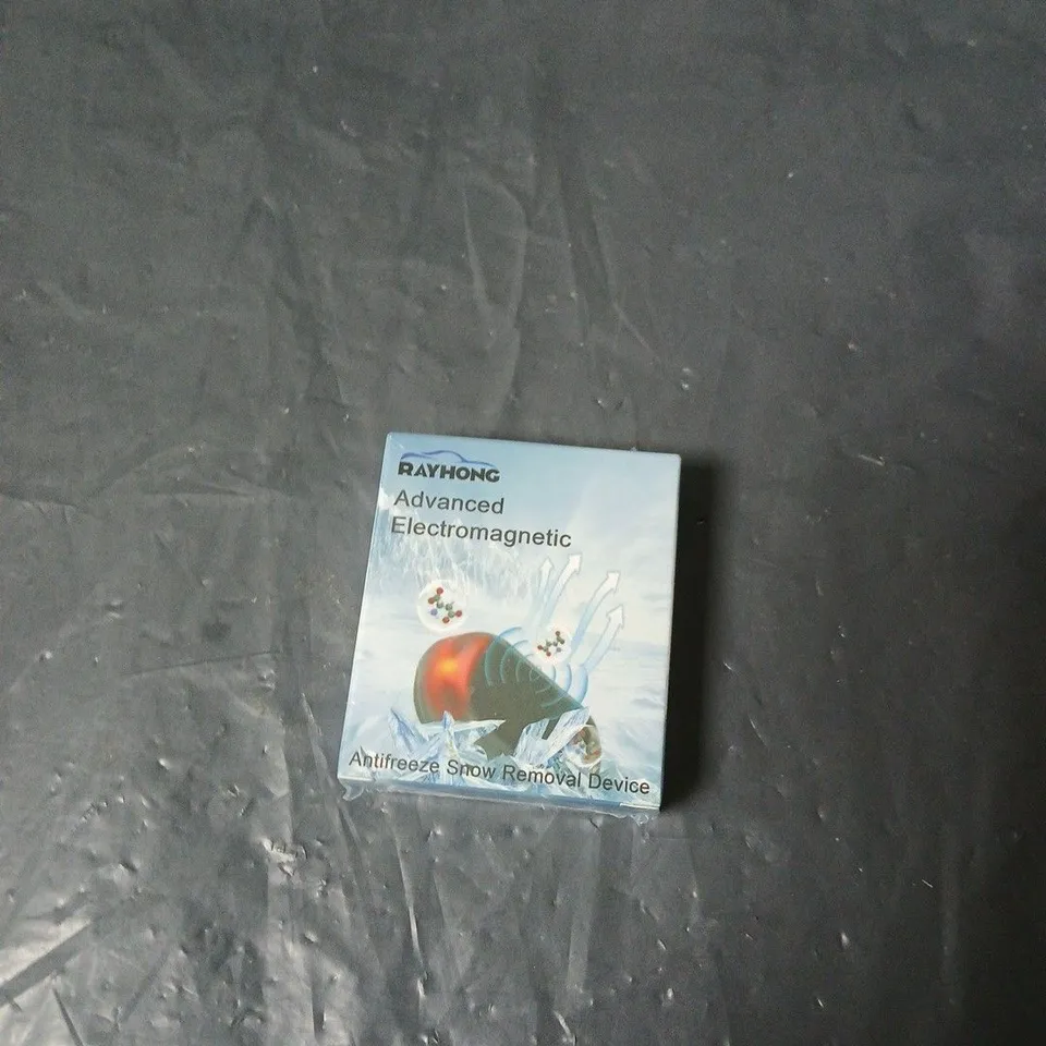 APPROXIMATELY 20 ASSORTED HOUSEHOLD ITEMS INCLUDING GOLD LABEL DUBBIN , HIP FLASK AND ADVANCED ELECTROMAGNETIC ANTI FREEZE SNOW REMOVAL DEVICE 