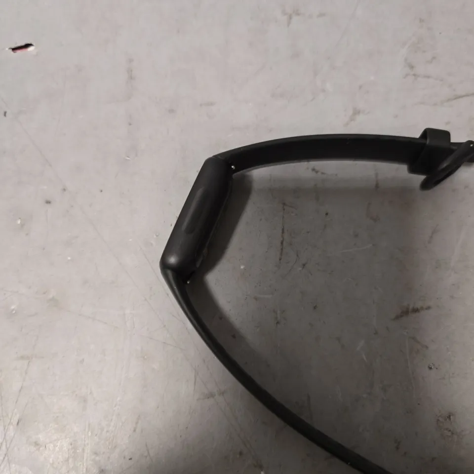 FITBIT BLACK FITNESS TRACKER WATCH - MODEL UNSPECIFIED