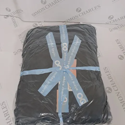 OODIE HOODED OVERSIZED BLANKET