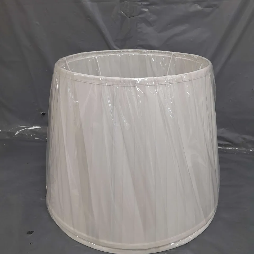 PLEATED WHITE LIGHT SHADE 