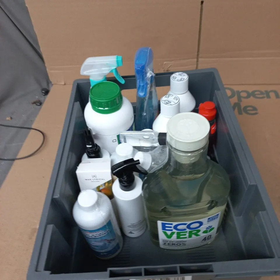 TOTE OF APPROXIMATELY 15 ASSORTED ITEMS TO INCLUDE: ECOVER NON BIO LAUNDRY DETERGENT