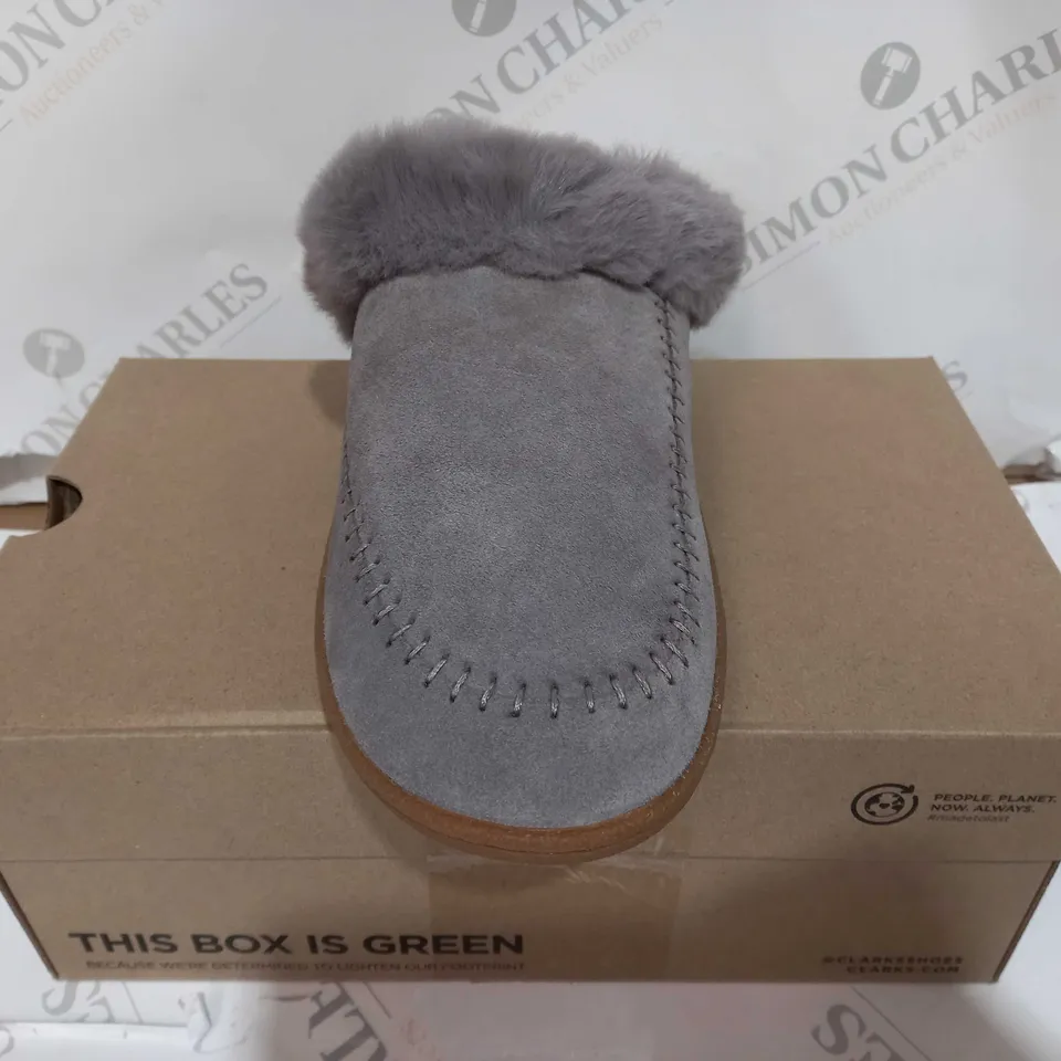 PILTON HOME GREY SUEDE UK 5 