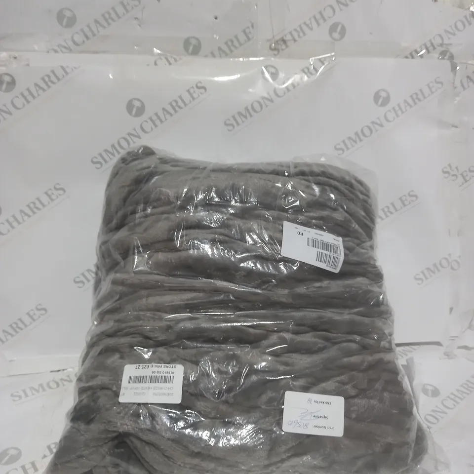 BOXED COZEE HOME OVERSIZED HEATED WRAP IN SILVER / GREY