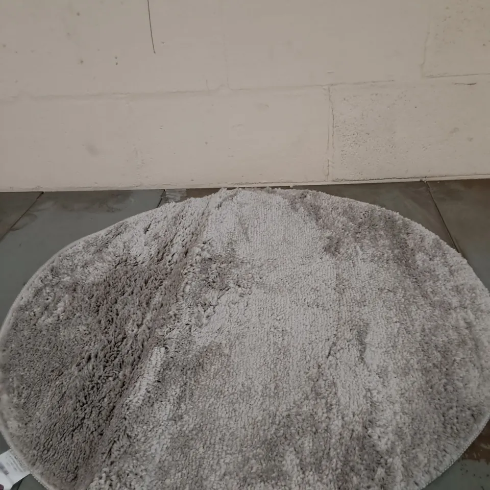 BRAND NEW PACO HOME GREY LAGOS BATH MAT SIZE UNSPECIFIED 