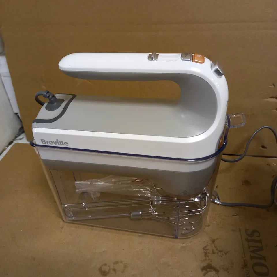 BREVILLE VFM021 HEATSOFT HAND MIXER 