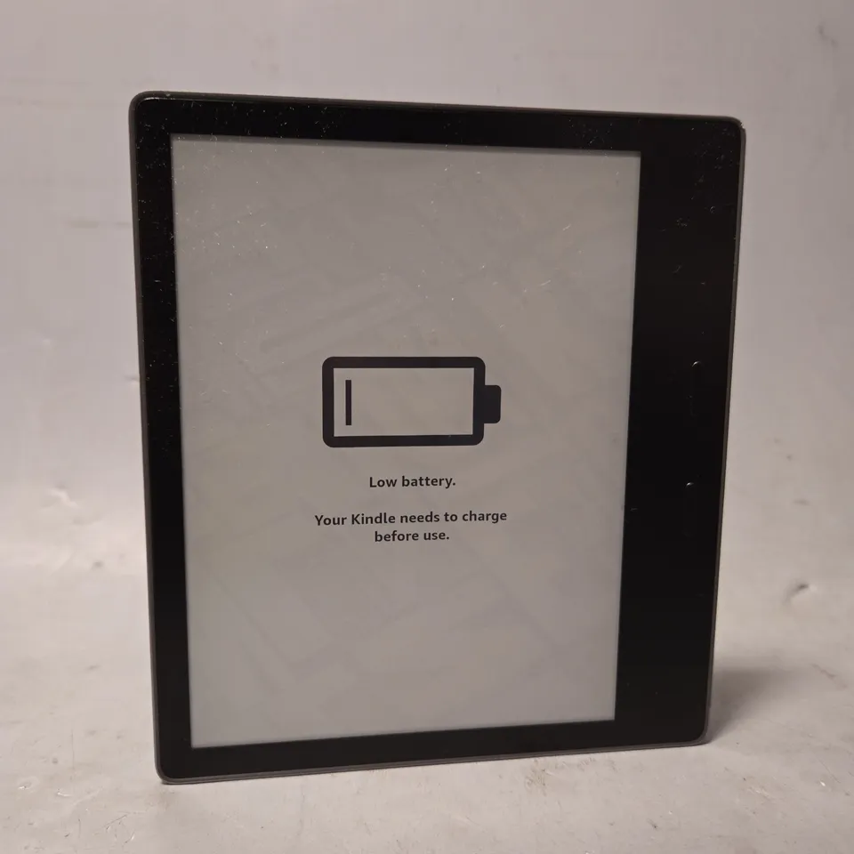 AMAZON KINDLE E-READER