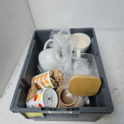 TOTE OF APPROXIMATELY 10 ASSORTED FRAGILE ITEMS TO INCLUDE: REX MUG