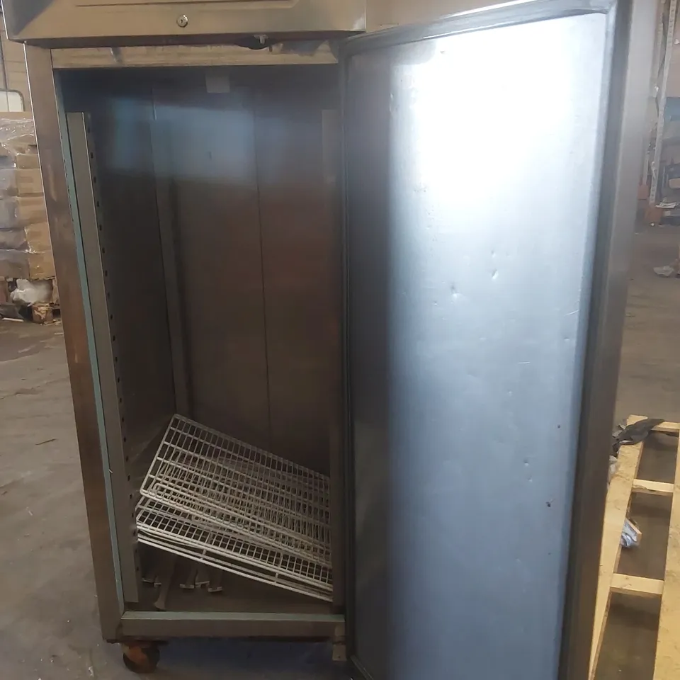 TEFCOLD RF710 COMMERCIAL UPRIGHT FREEZER