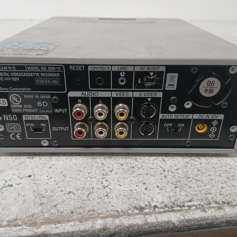 SONY DSR-11 DIGITAL VIDEOCASSETTE RECORDER (DV DECK)