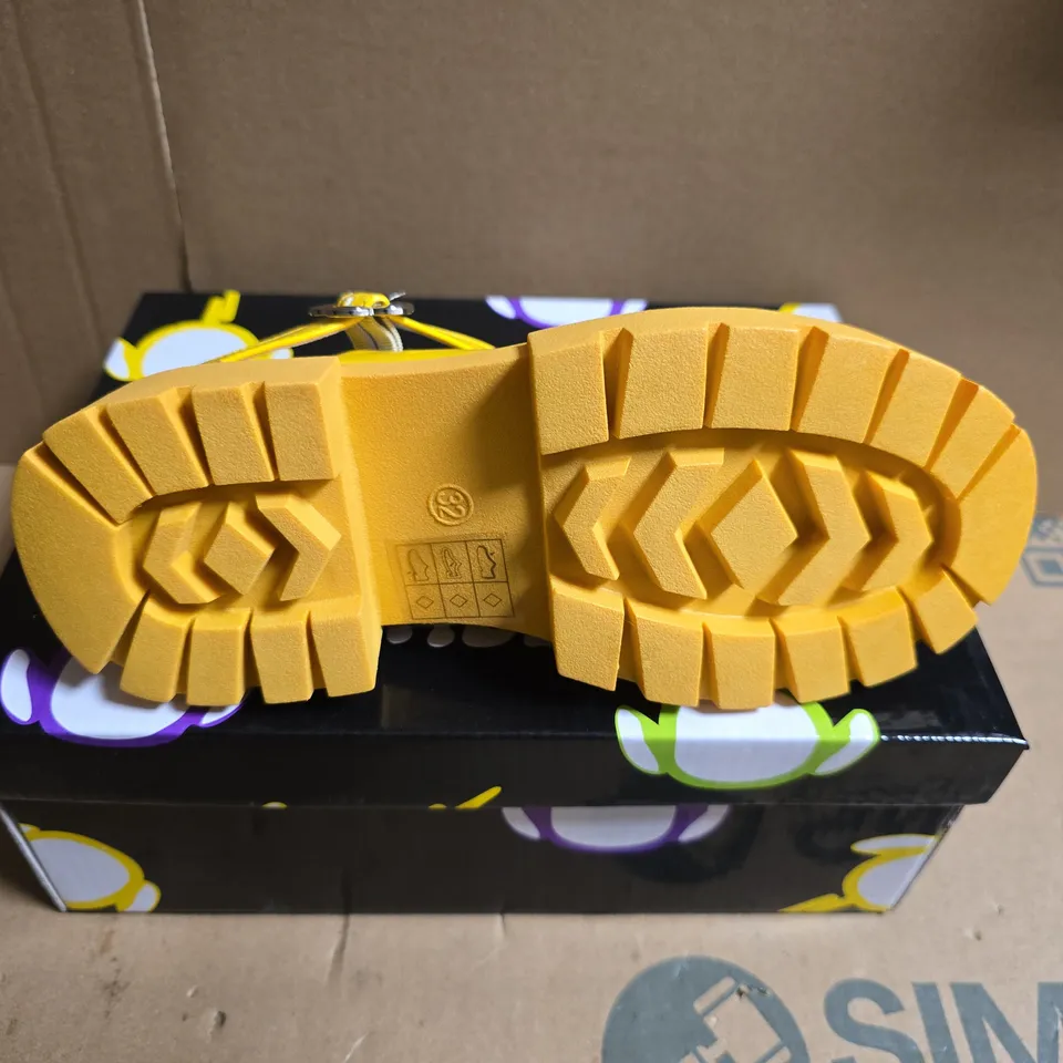 BOXED PAIR OF KOI LA LA TELETUBBIES KIDZ MARY JANES – YELLOW, UK 13K