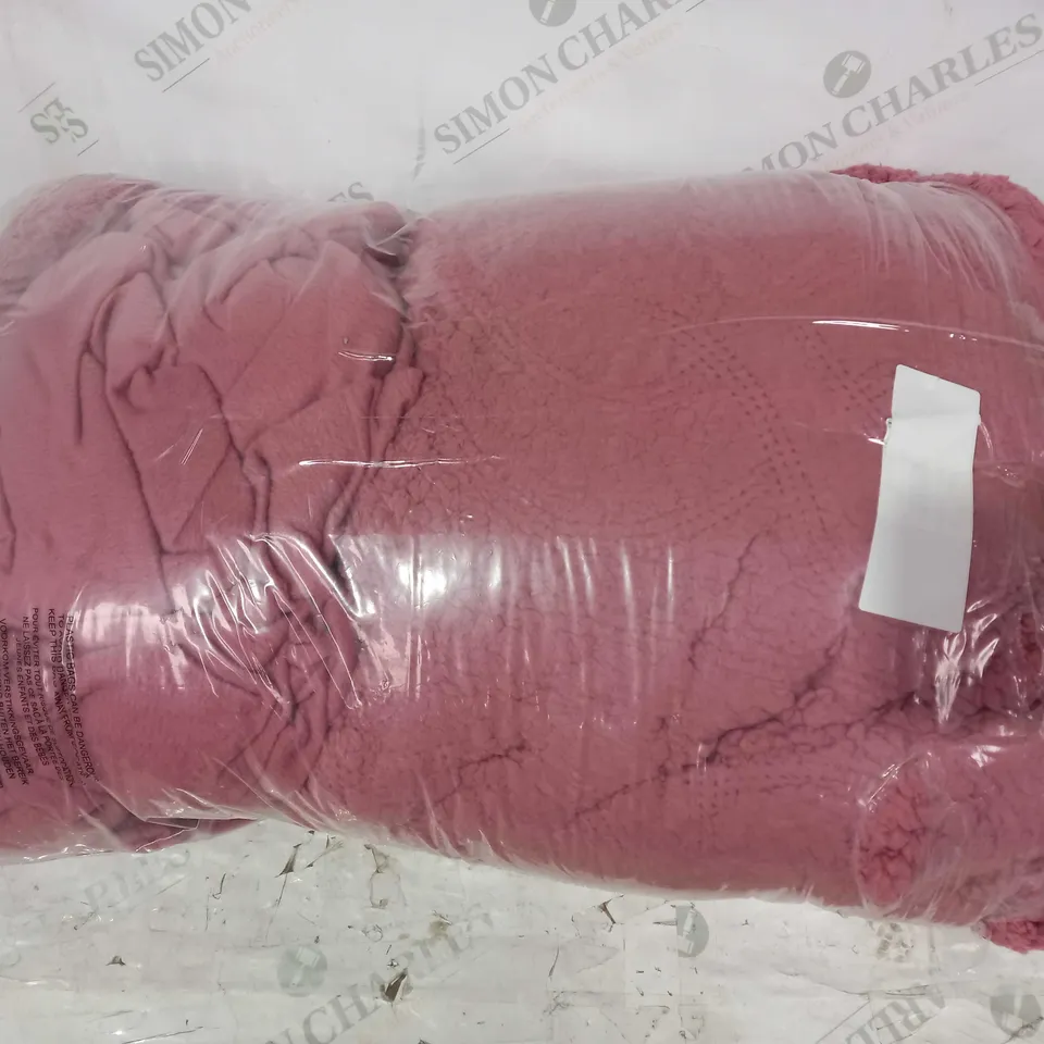 COZEE HOME FAUX FUR & FLEECE DUVET SET - KING SIZE ROSE