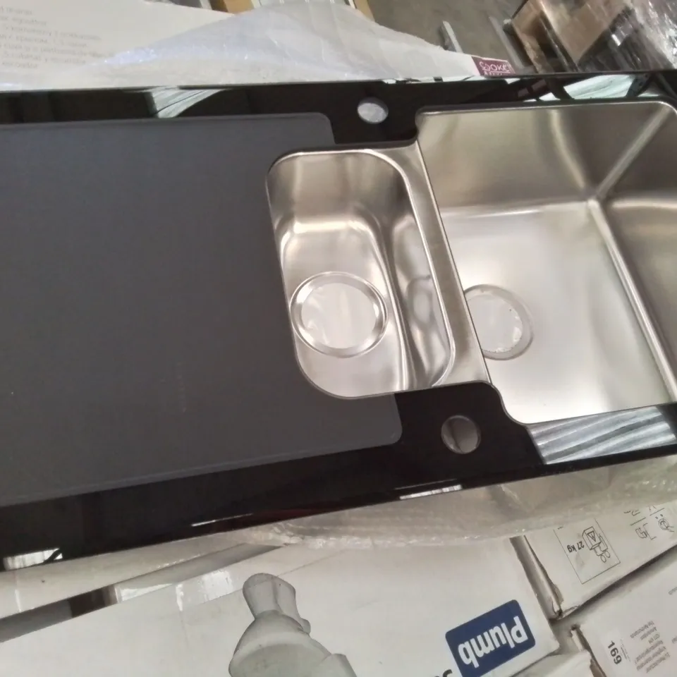 DESIGNER STAINLESS STEEL & BLACK GLASS 1.5 BOWL & SINGLE DRAINER SINK