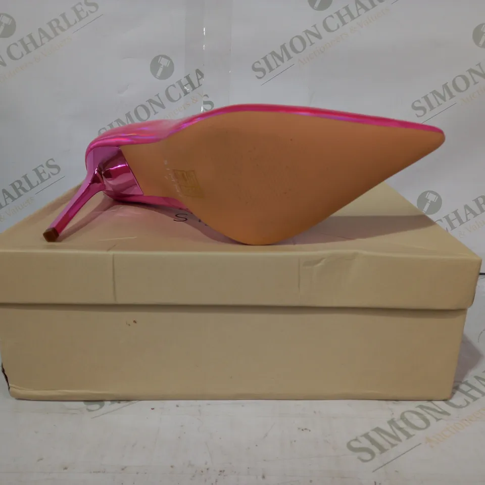 BOXED PAIR OF SIMMI LONDON AGATHIA POINTED TOE HIGH HEELS IN HOLOGRAPHIC PINK SIZE 7