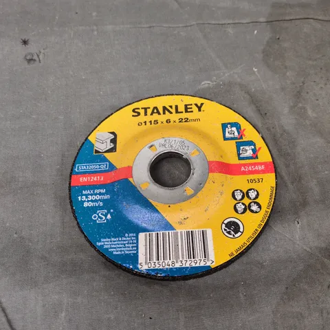 APPROXIMATELY 20 ASSORTED HOUSEHOLD ITEMS INCLUDING STANLEY GRINDING DISC , TOUCH UP PAINT AND COB HEAD LAMP 