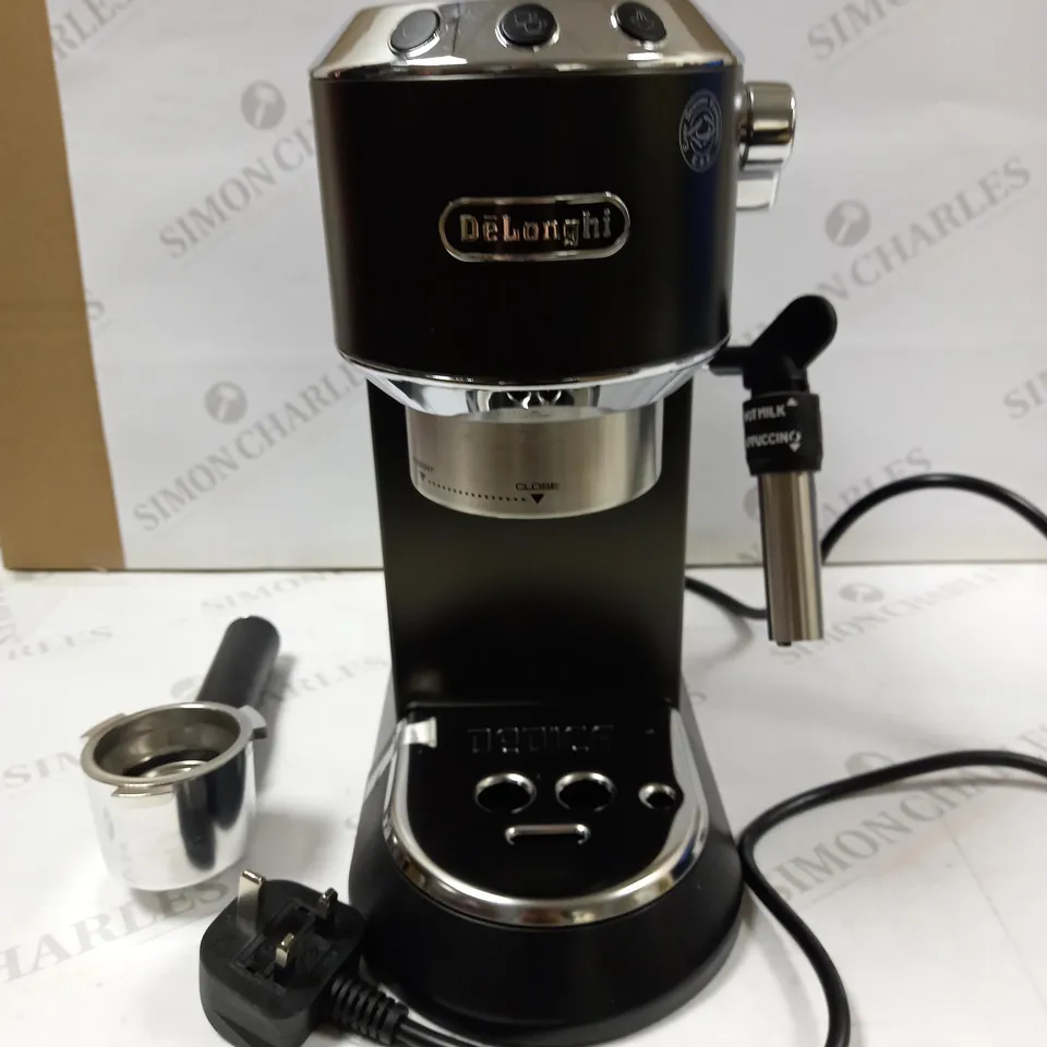 DE'LONGHI DEDICA COFFEE MACHINE