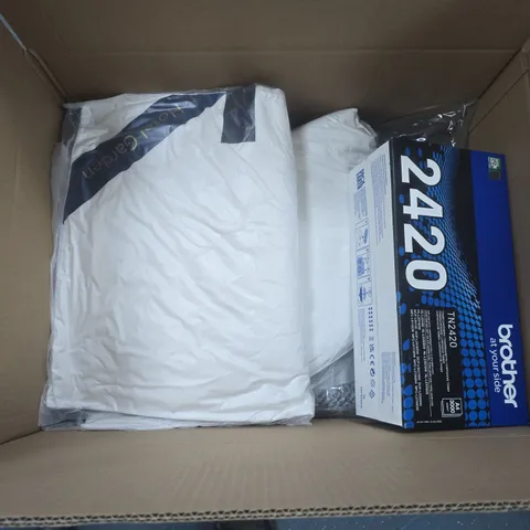 BOX OF APPROXIMATELY 6 ASSORTED HOUSEHOLD ITEMS 