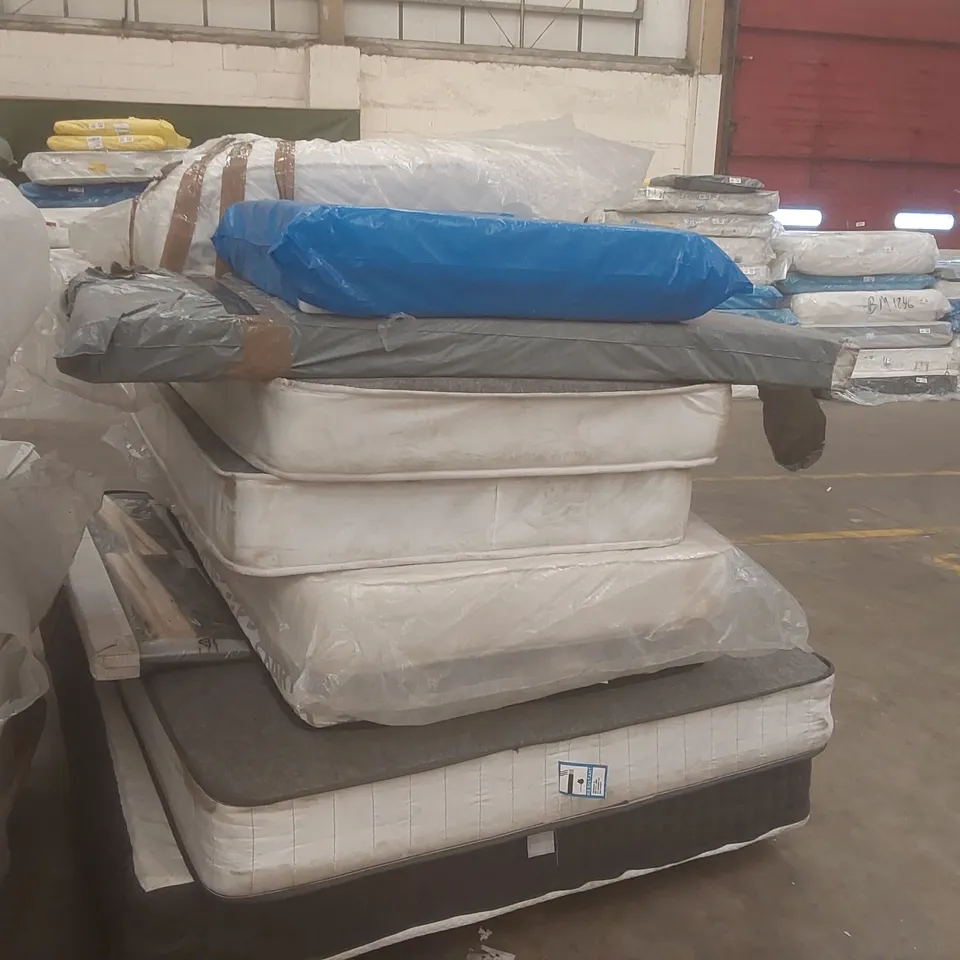 PALLET CONTAINING APPROXIMATELY 8x ASSORTED MATTRESSES