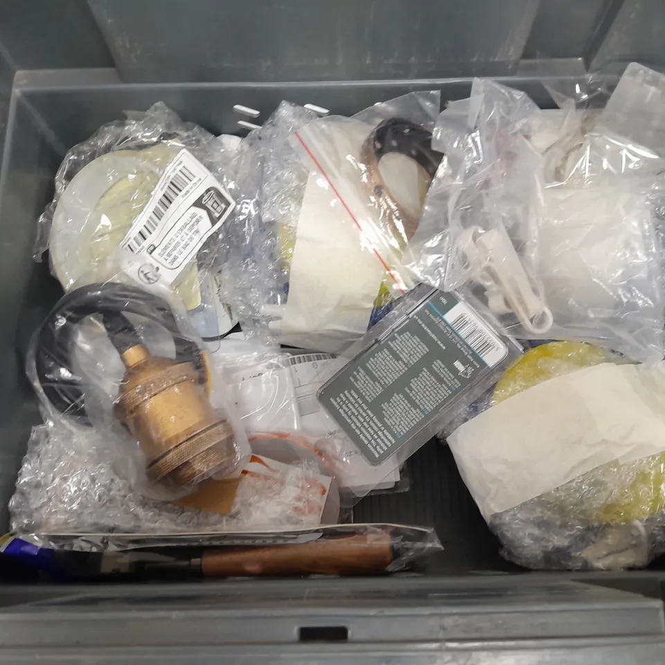 TOTE OF APPROXIMATELY 15 ASSORTED HOUSEHOLD  ITEMS TOO INCLUDE LIGHT BRACKETS, DISPOSABLE BIN LINERS, AND TOMMEE TIPPEE BOTTLES ETC. 