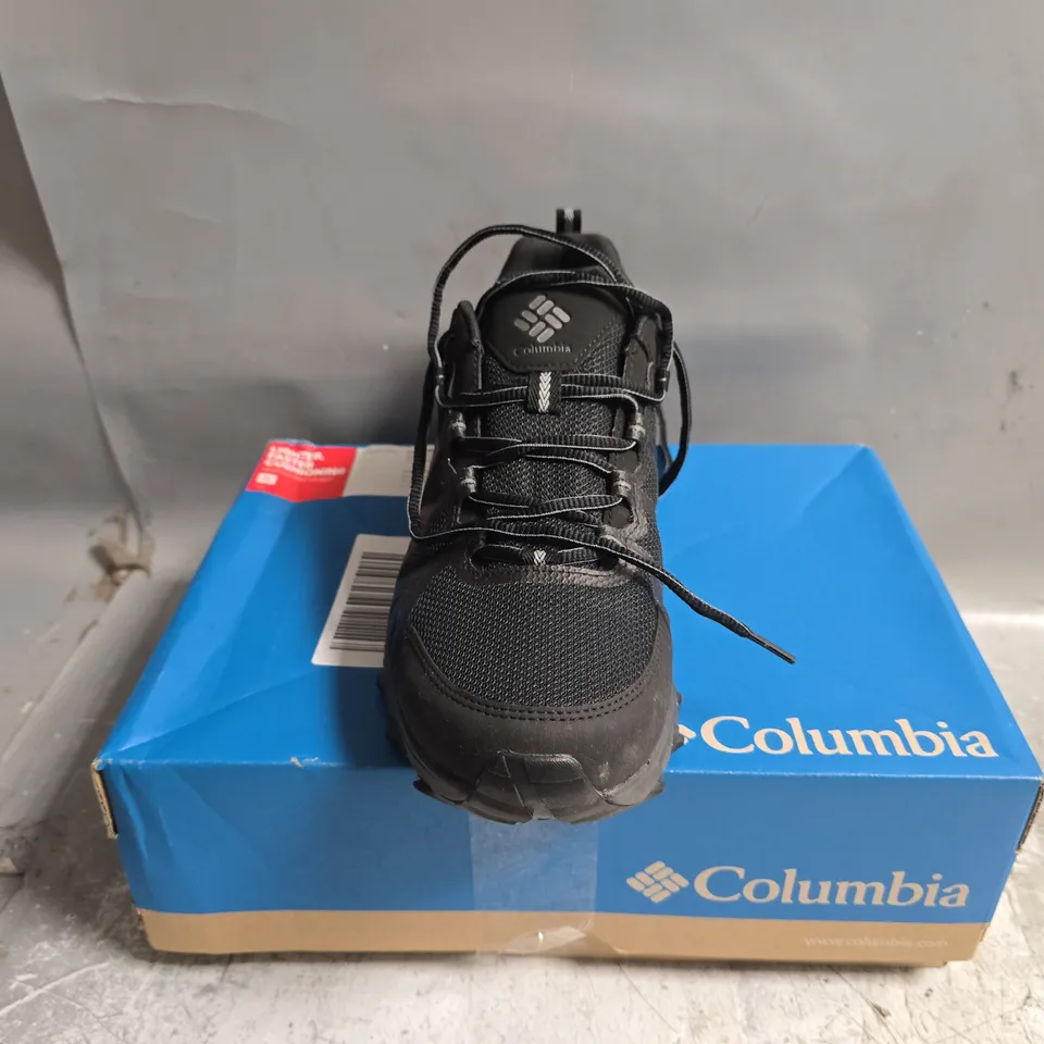 BOXED PAIR OF COLUMBIA PEAKFREAK II OUTDRY IN BLACK - UK 8