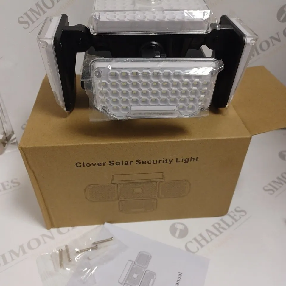 BOXED CLOVER SOLAR SECURITY LIGHT