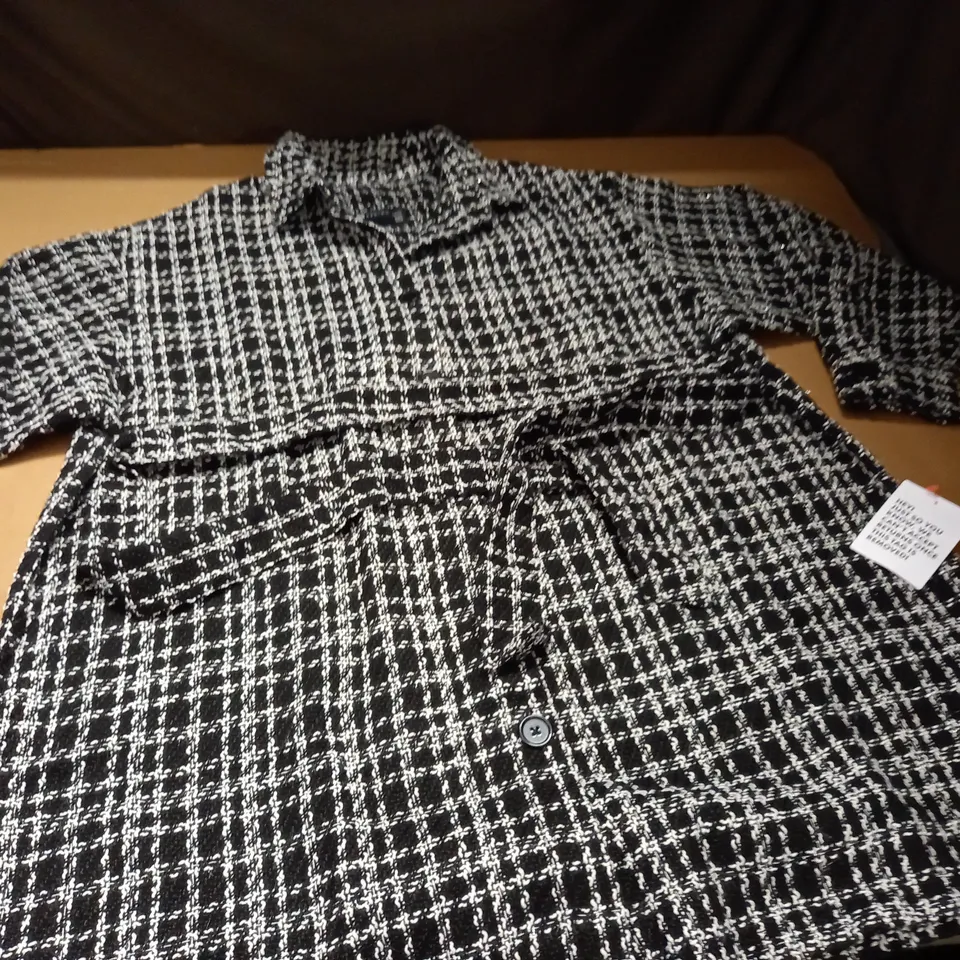 ASOS DESIGN MATERNITY BELTED MINI SHIRT DRESS IN MONO BOUCLE - UK 14